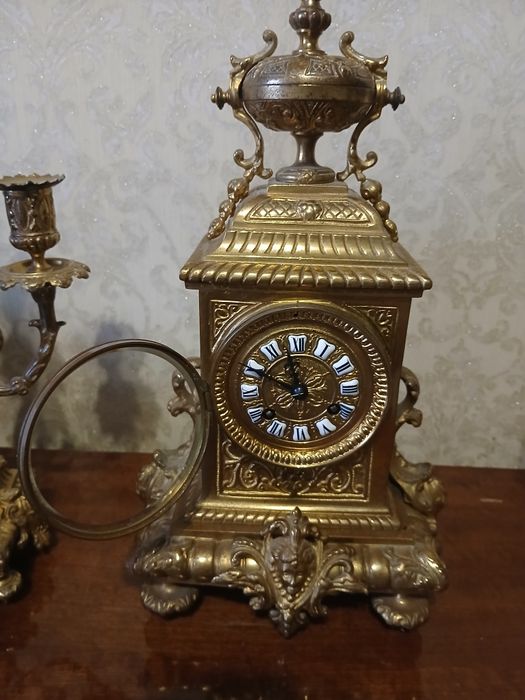 Victorian.Biass.Винтажные часы с канделябрами .