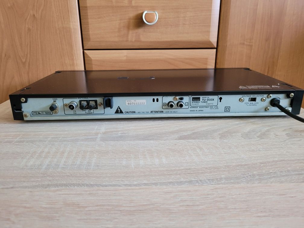 Sansui TU-D33X tuner.