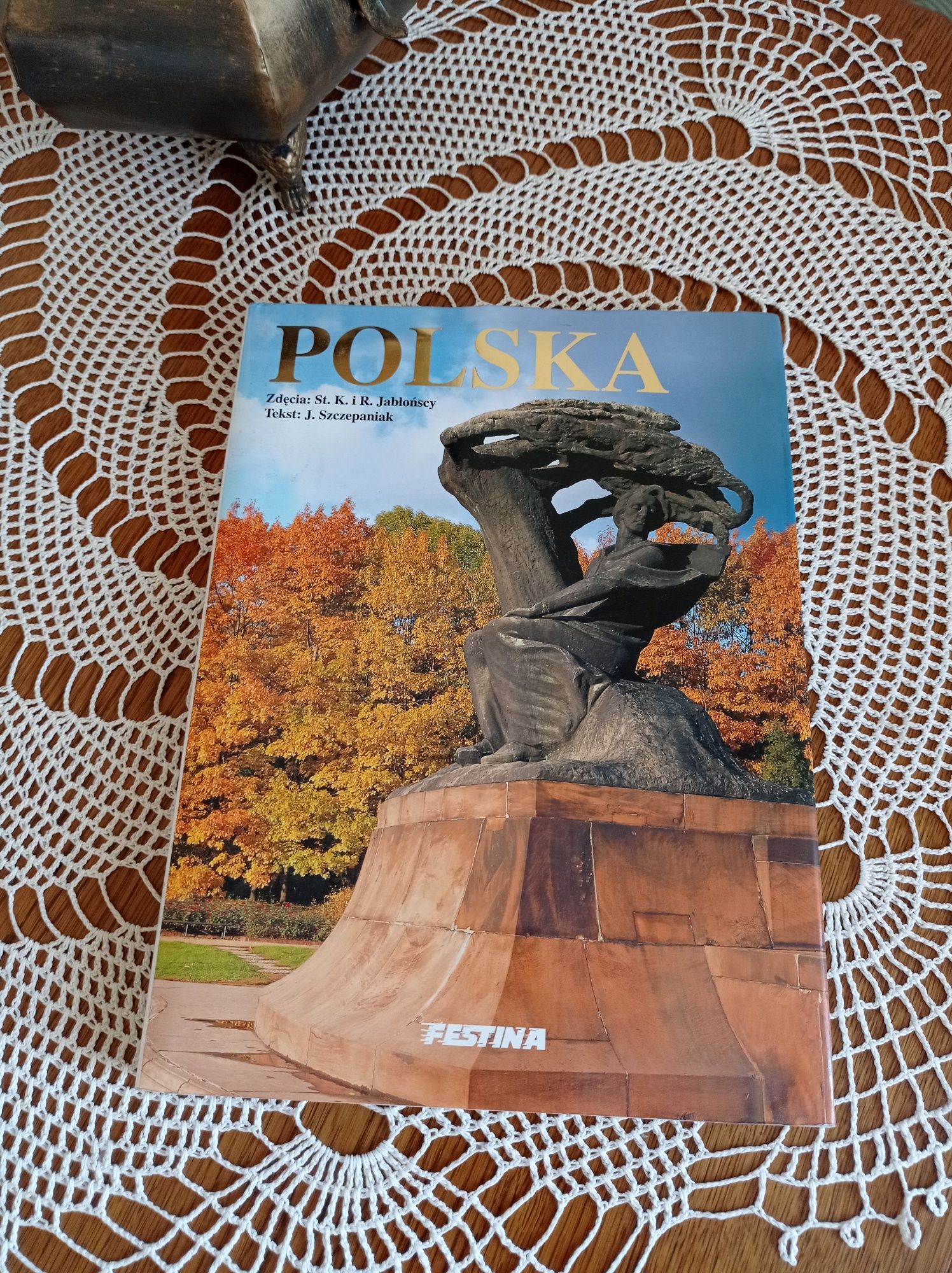 Pięknie wydany album Polska - Festina