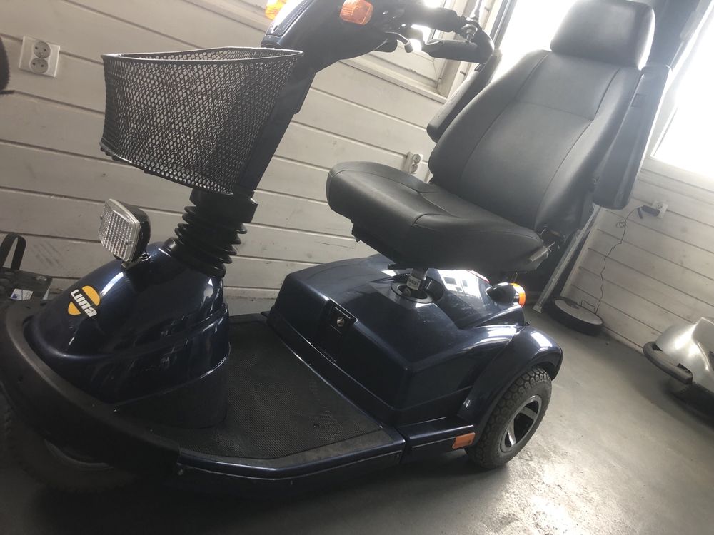 Skuter inwalidzki elektryczny Luna  pride z ladowarka