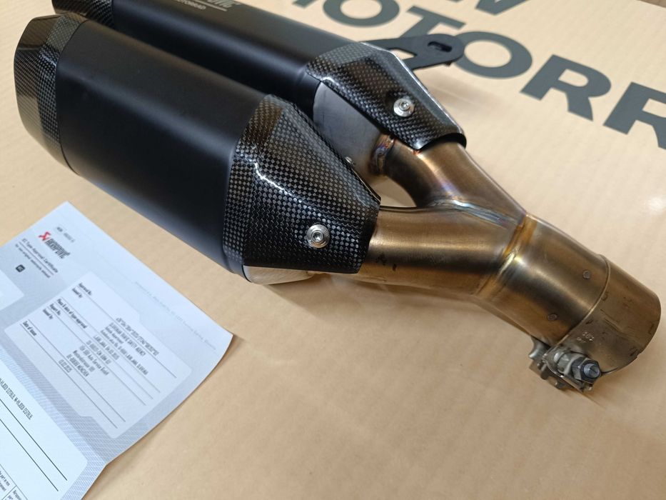 Ponteira Akrapovic BMW R1300 GS ou GSA Preta - COMO NOVA
