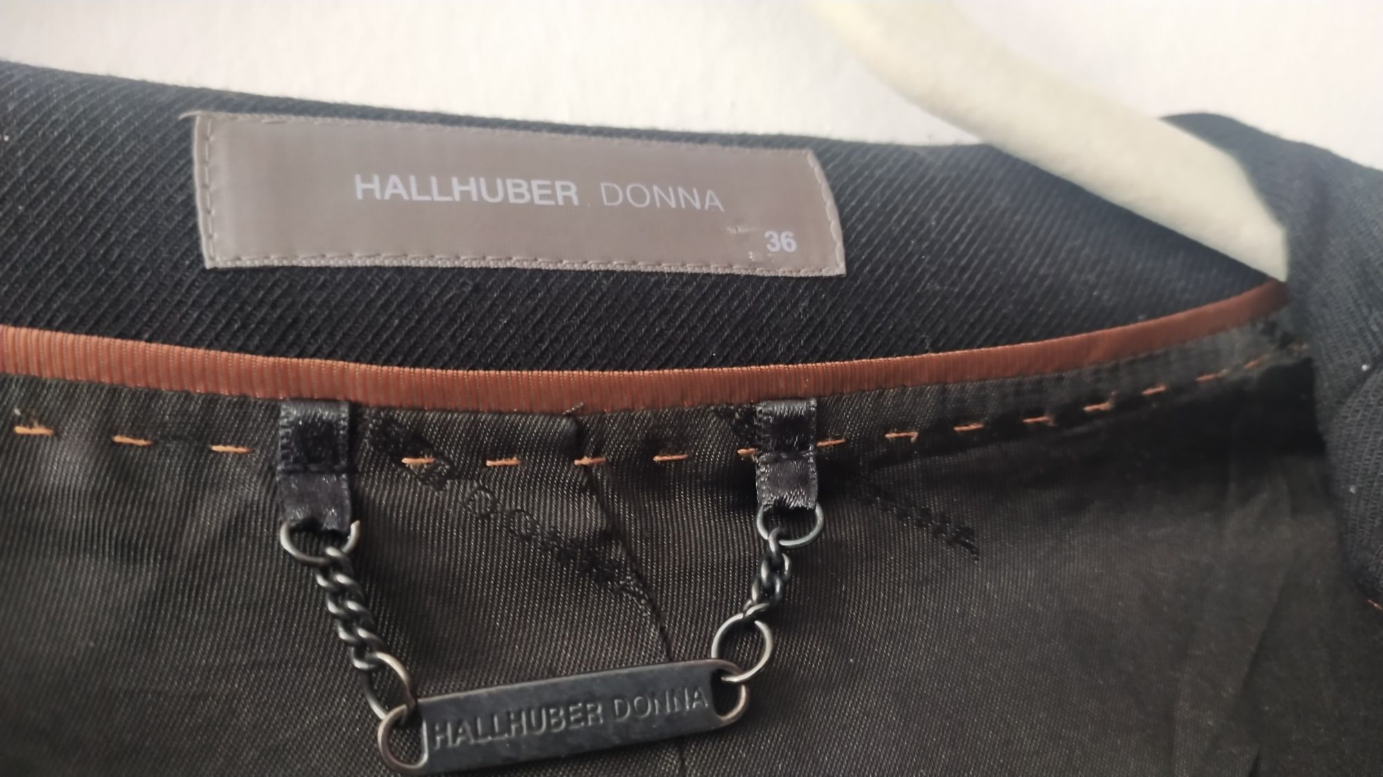 Hallhuber donna 36 Czarny pudełkowy prosty płaszcz