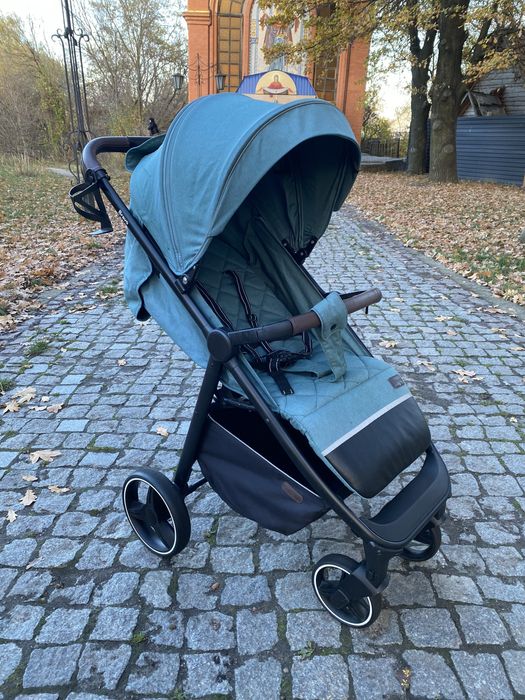 Прогулянковий візок Carrello Bravo(прогулочная коляска camino)