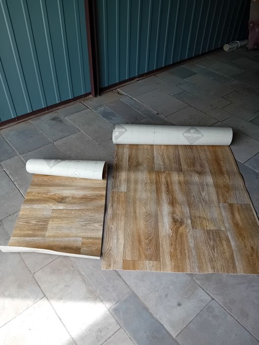 Sprzedam nową wykładzinę szerokość 100cm długość 4m