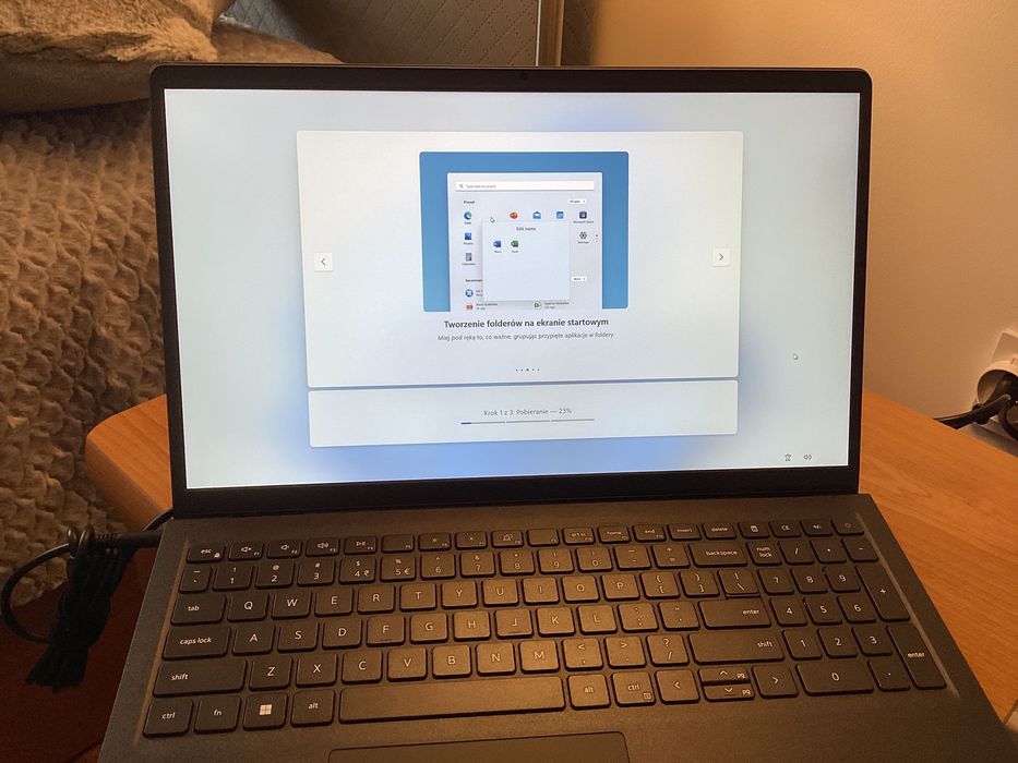 Sprzedam laptop Dell Inspiron 3530.