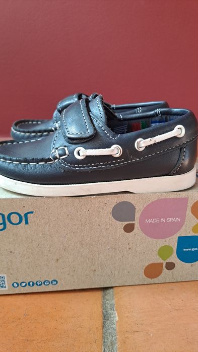 Mocassins/ Sapatos de vela em pele tamanho 25