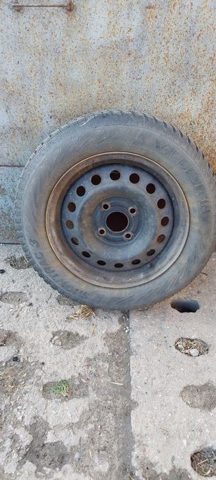 Felgi 15 z oponami zimowymi