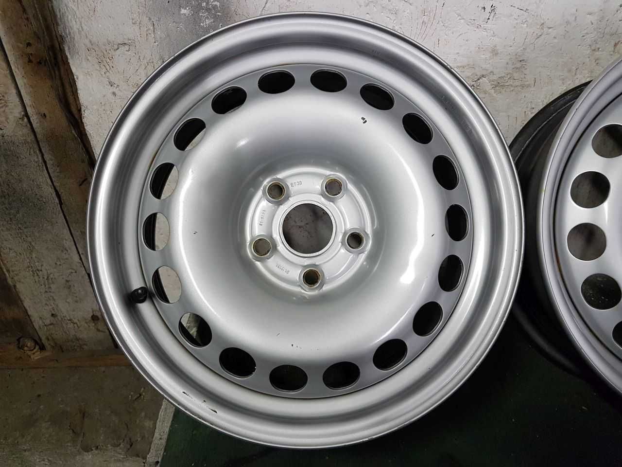 Felgi stalowe VW Tiguan Sharan Alhambra R16 5x112 ET 33 centr 57,1mm