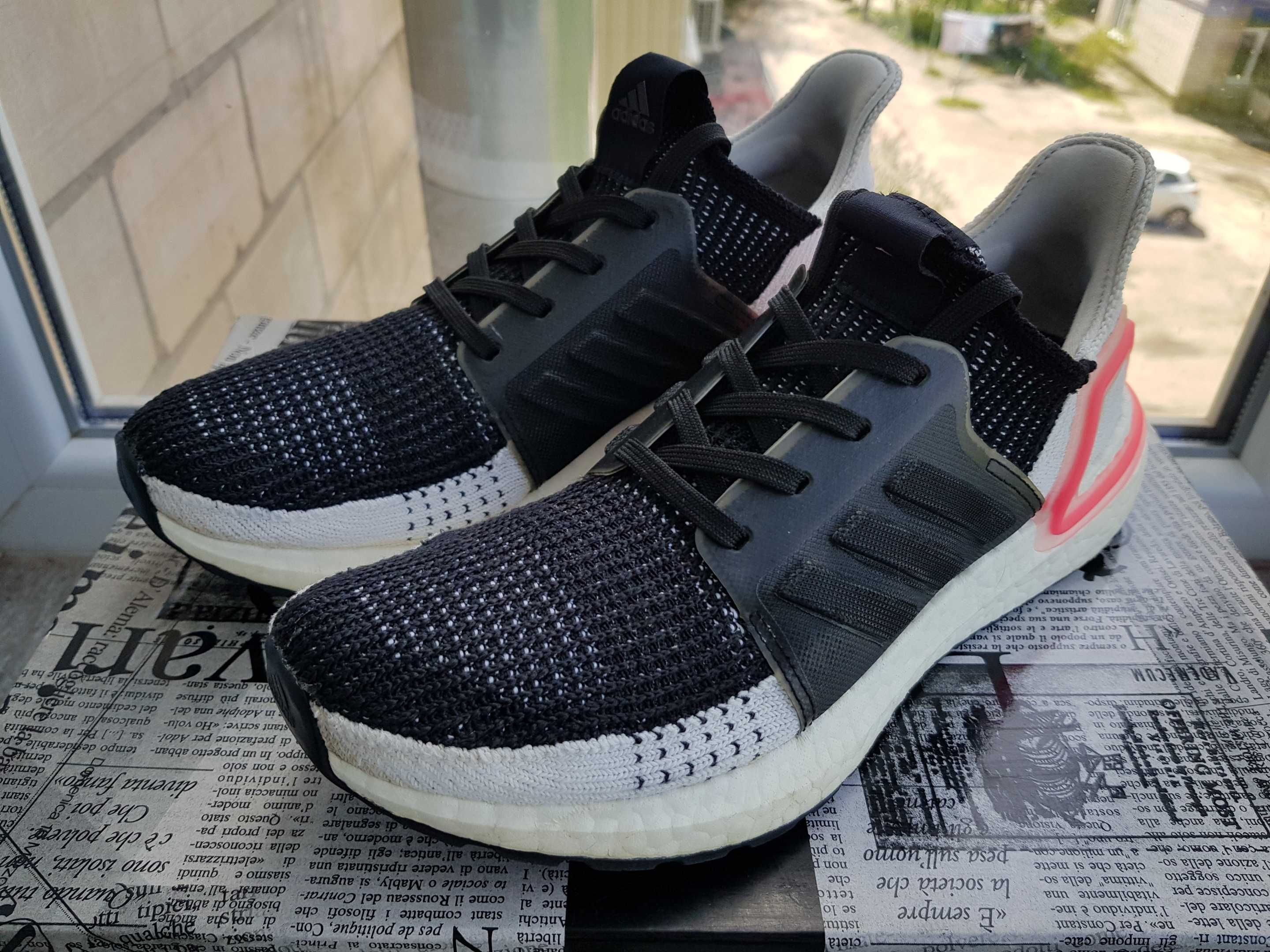 Adidas Boost женские кроссовки р. 40