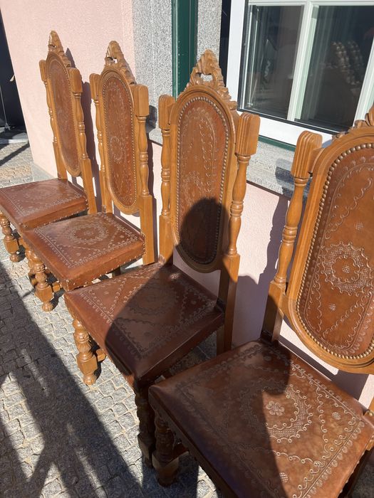 Cadeiras estilo antigo