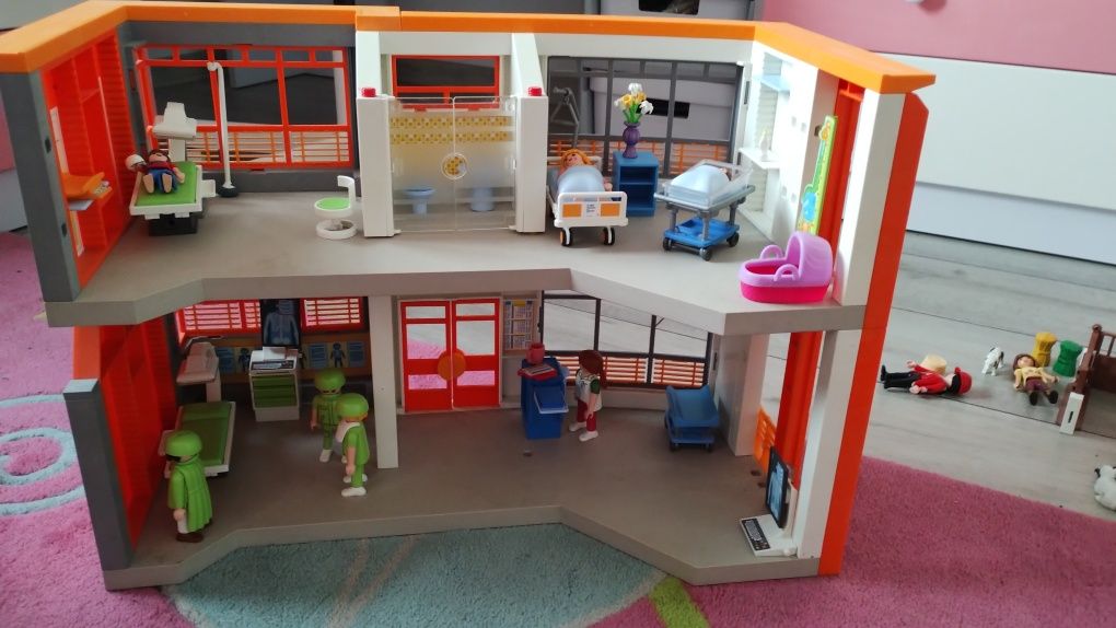 Domek szpital playmobil 2 pietra