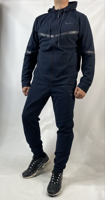 Мужской спортивный костюм сезон осень в синем цвете