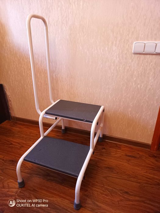 Сходинка для ванни з поручнем СВ-2п