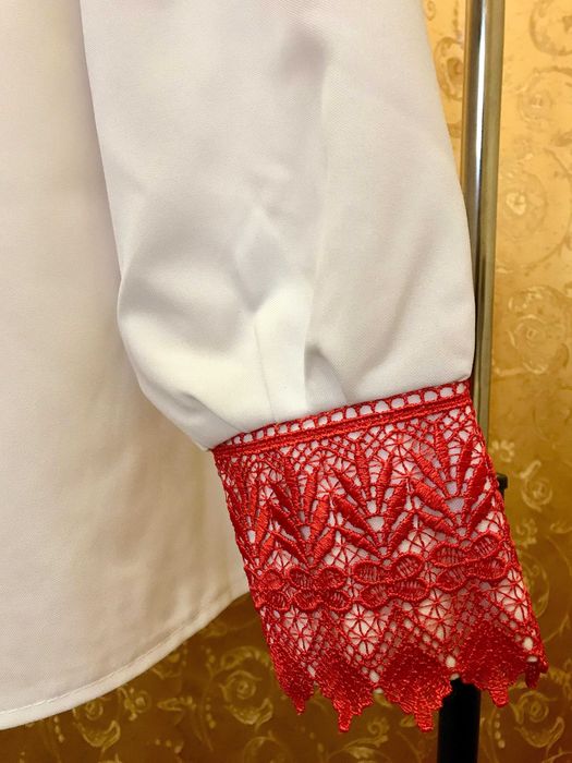 Українське народне вбрання | Вишиванка і вишита спідниця