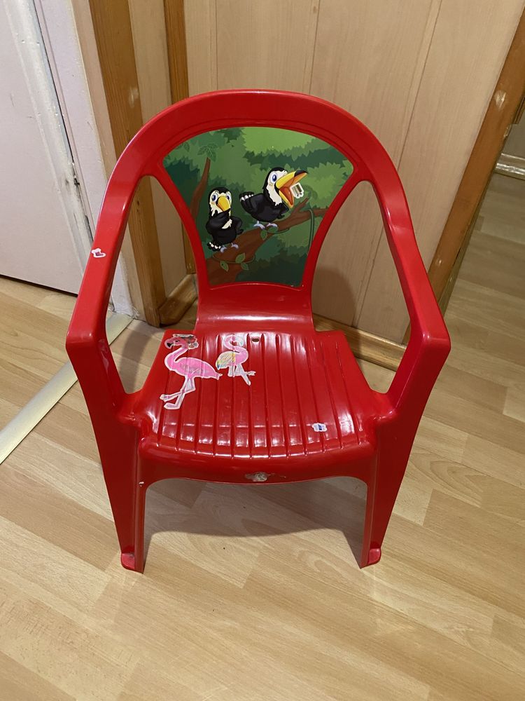 Stolik dla dziecka z krzesełkiem