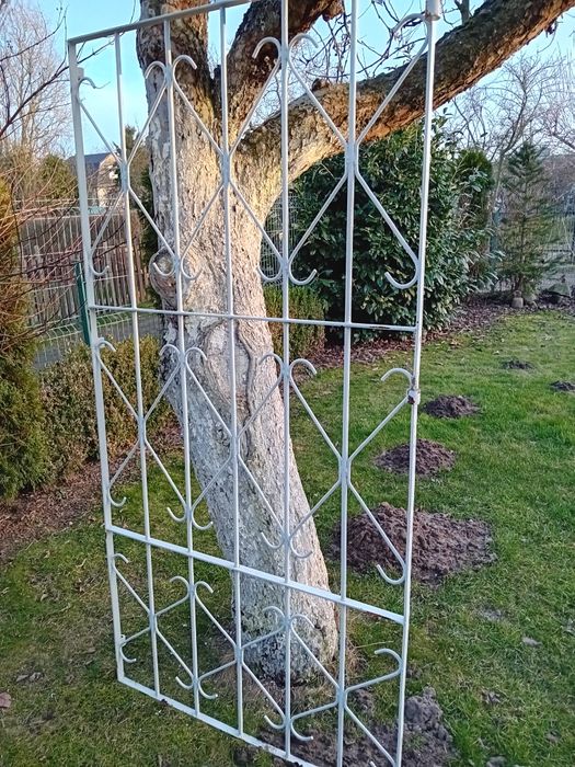 Kraty  na drzwi lub okna