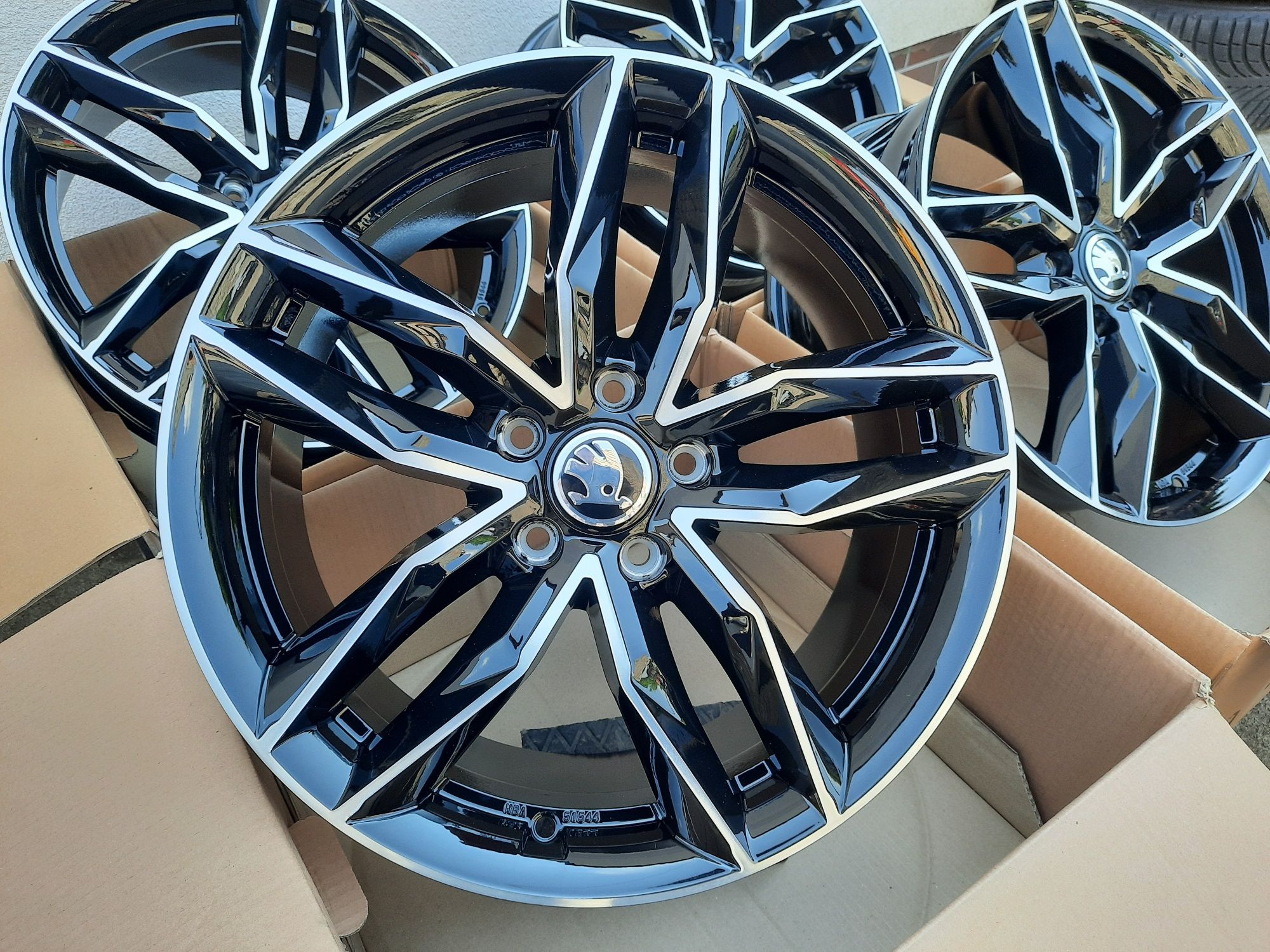 ALUFELGI Skoda 19 5x112 Yeti Kodiaq Superb Octavia Karoq Enyaq CNC RS3