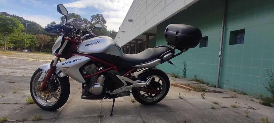 Vendo ou troco Kawasaki Er6n