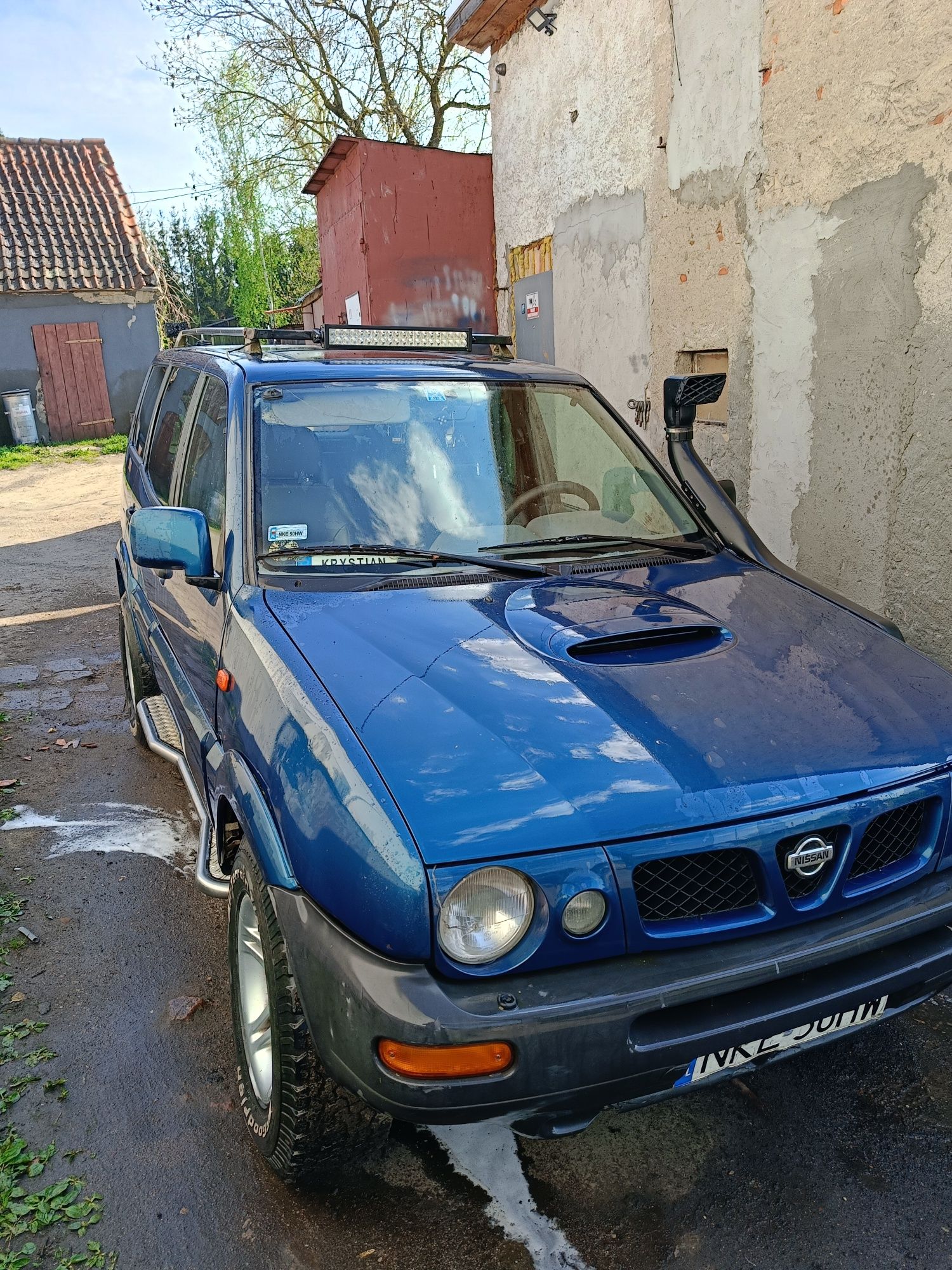 Nissana Terrano 2.7