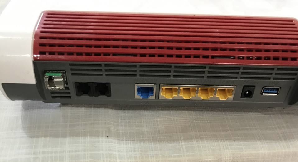 FRITZ!Box 5590 Fiber – WiFi 6 | GPON/AON | 2.5G LAN