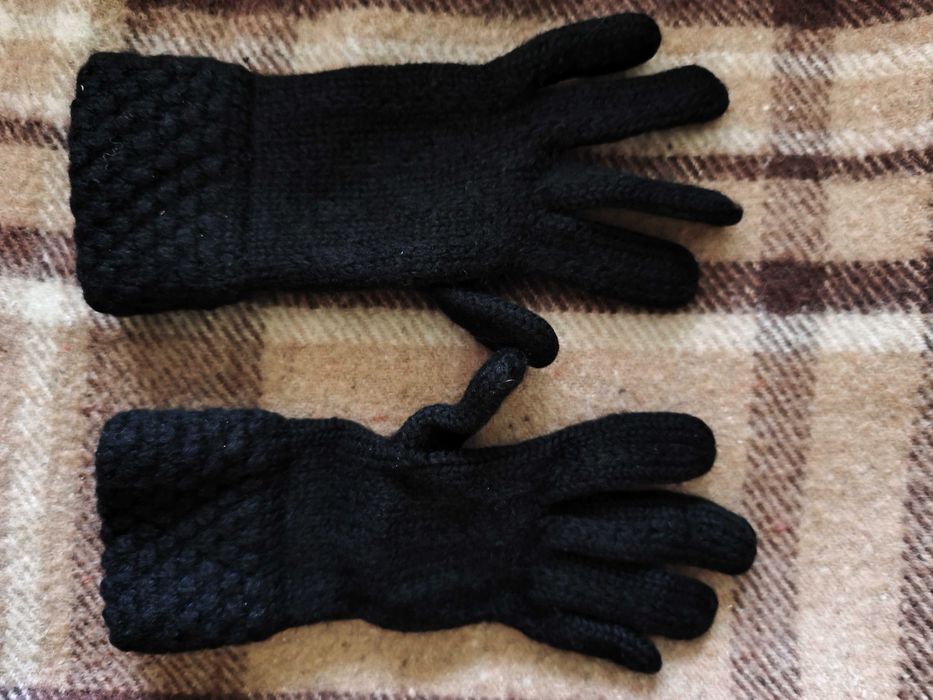 Czarne ciepłe zimowe wełniane eleganckie rękawiczki rękodzieło!