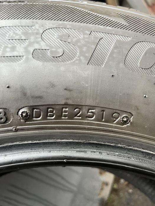 235.65.17 Продам резину в гарному стані