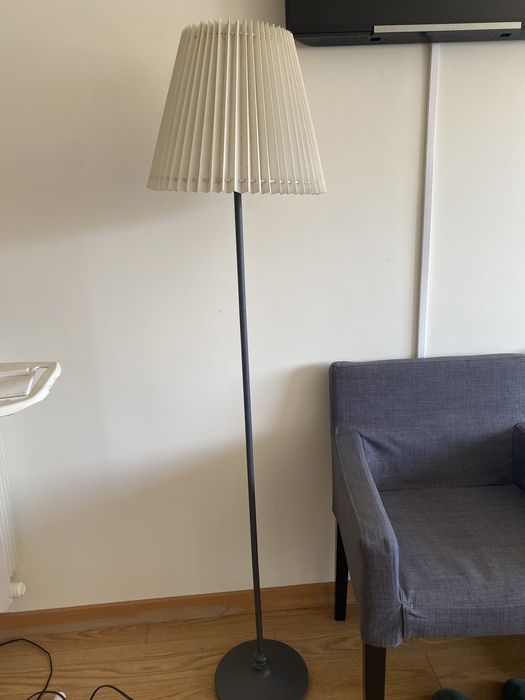 Candeeiro de pé IKEA
