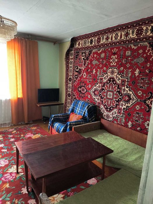 3к квартира біля Велесу, без оплати за ц/опалення.