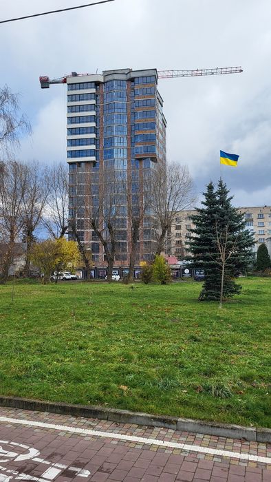 Продаж 2 кім квартири коло ставу та парку.