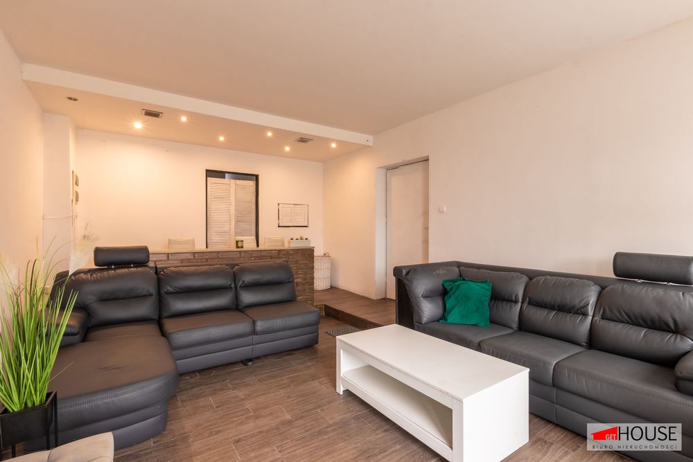 Lokal usługowy 30 m3+ duże zaplecze 50 m2+ parking - Kruszyn.