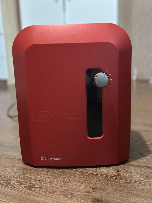 Побутовий очищувач повітря Electrolux EHAW 6515/6525