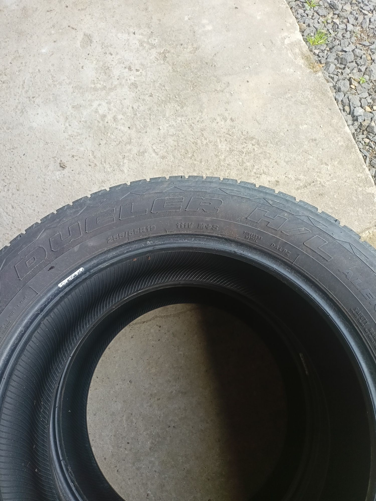 Opony Bridgestone 255/55R19