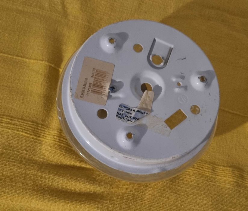 Candeeiro de Parede em bom estado