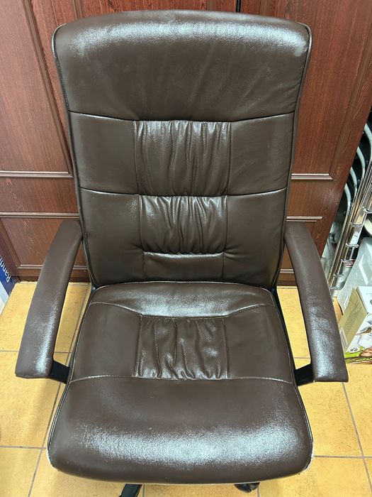 Fotel biurowy GROSPOL ciemny brąz teleskopowy