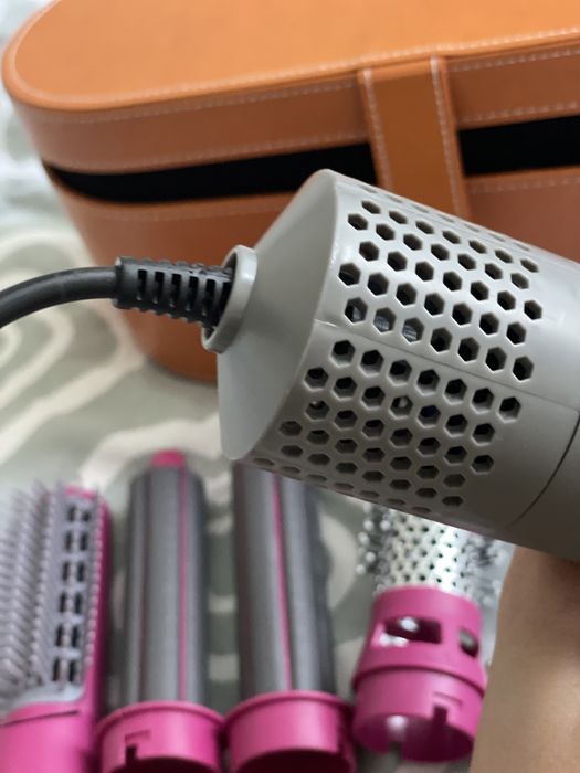 Продам фен з насадками