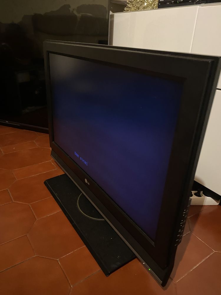 Tv Lg 32” (ler descrição)