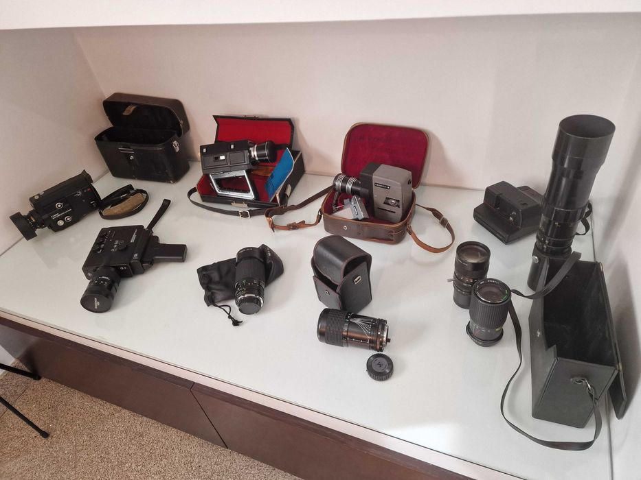 Máquinas antigas de filmar e fotografica