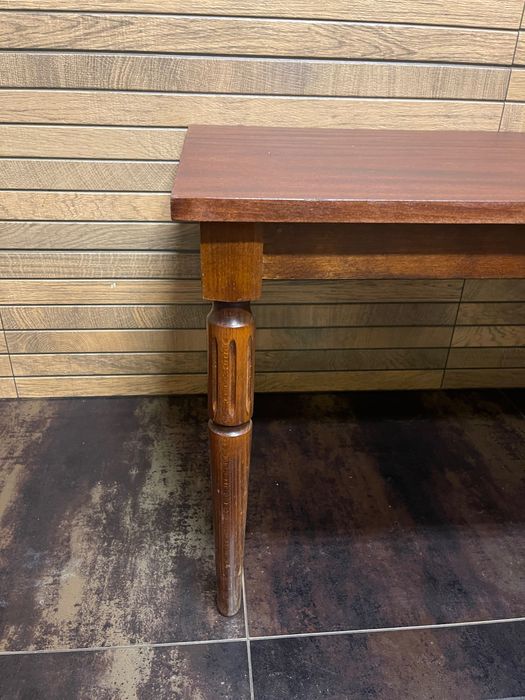 Продам румынский журнальный стол.