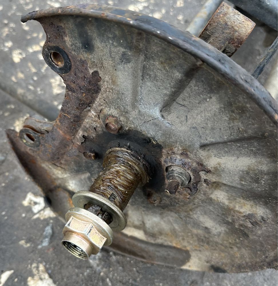 Балка задня Hyundai Elantra 01-06 хетчбек