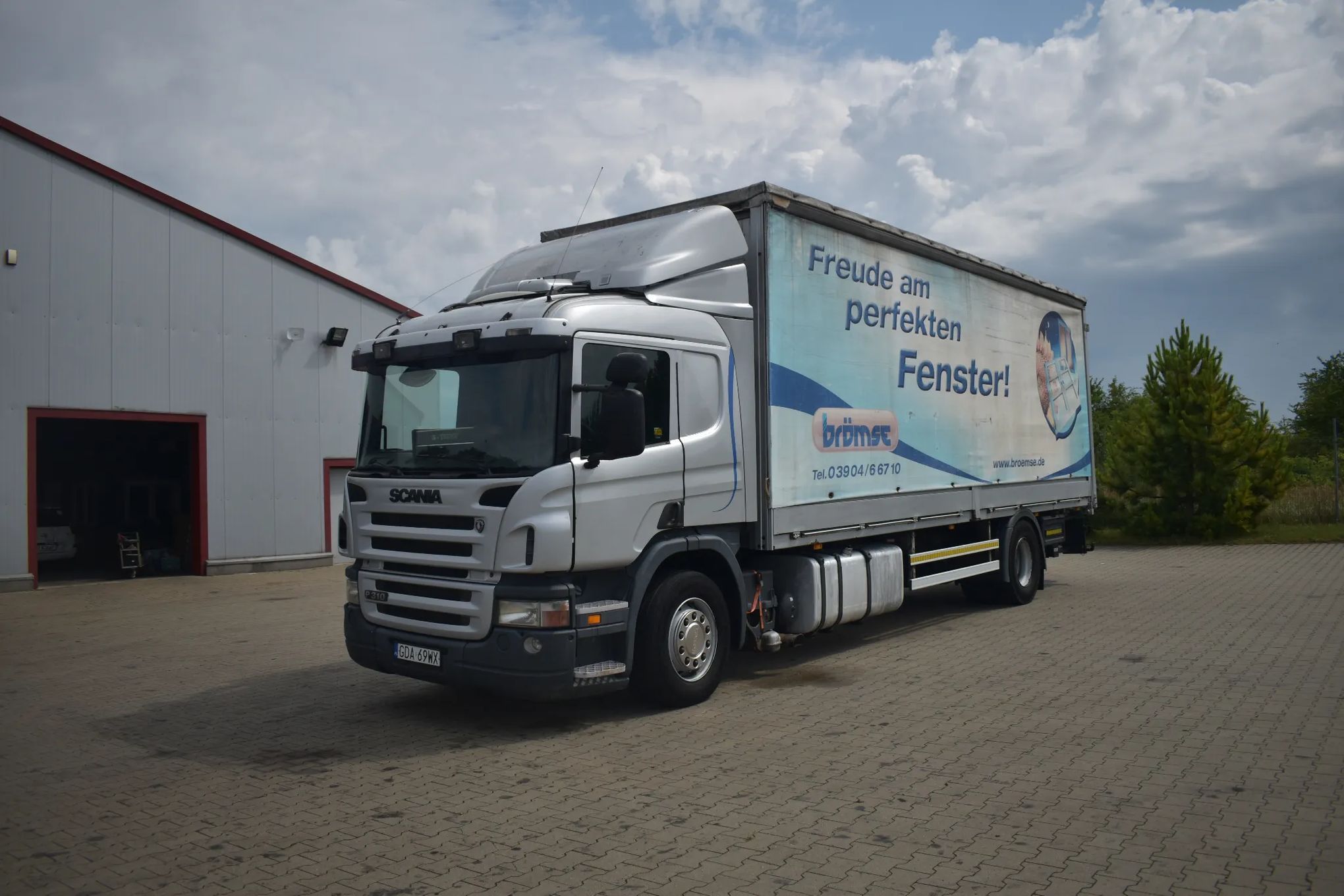 Scania P310  [14424] EURO 4, Burto-plandeka z windą