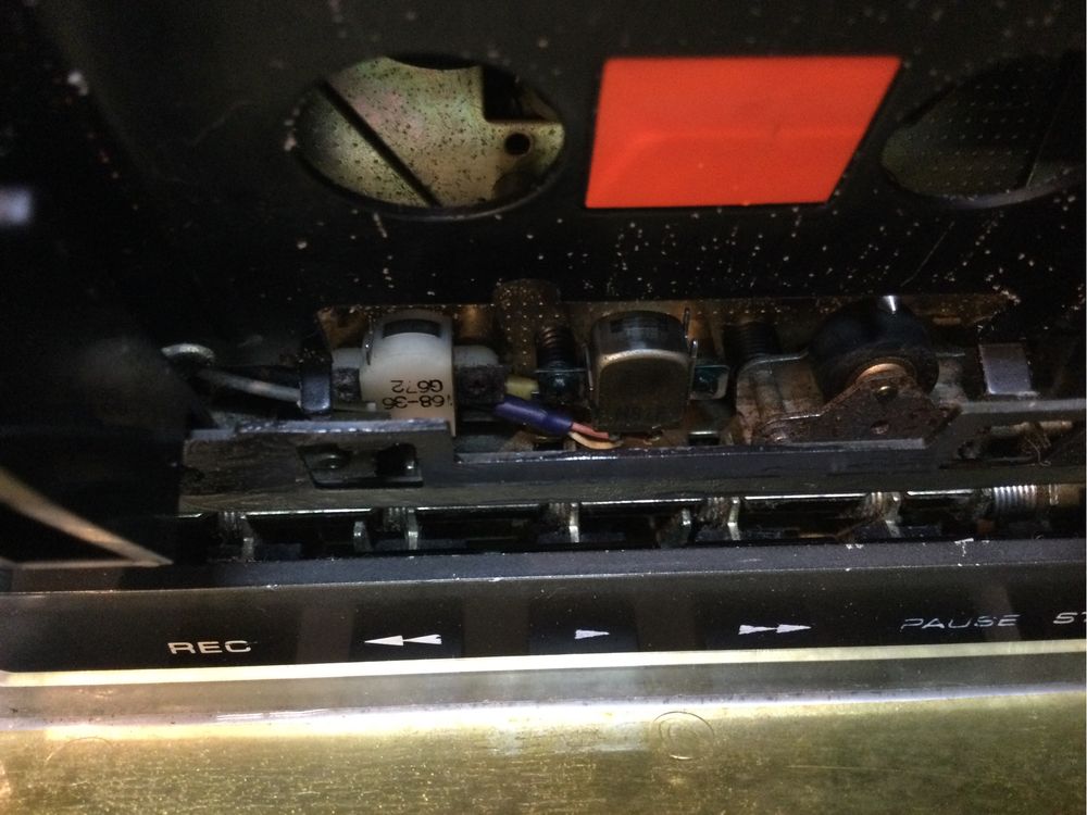 Amplificador e leitor de cassetes akai