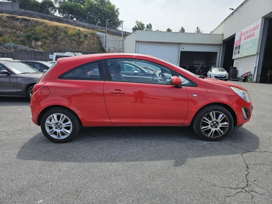 Opel Corsa D 1.2i de 2011 para peças