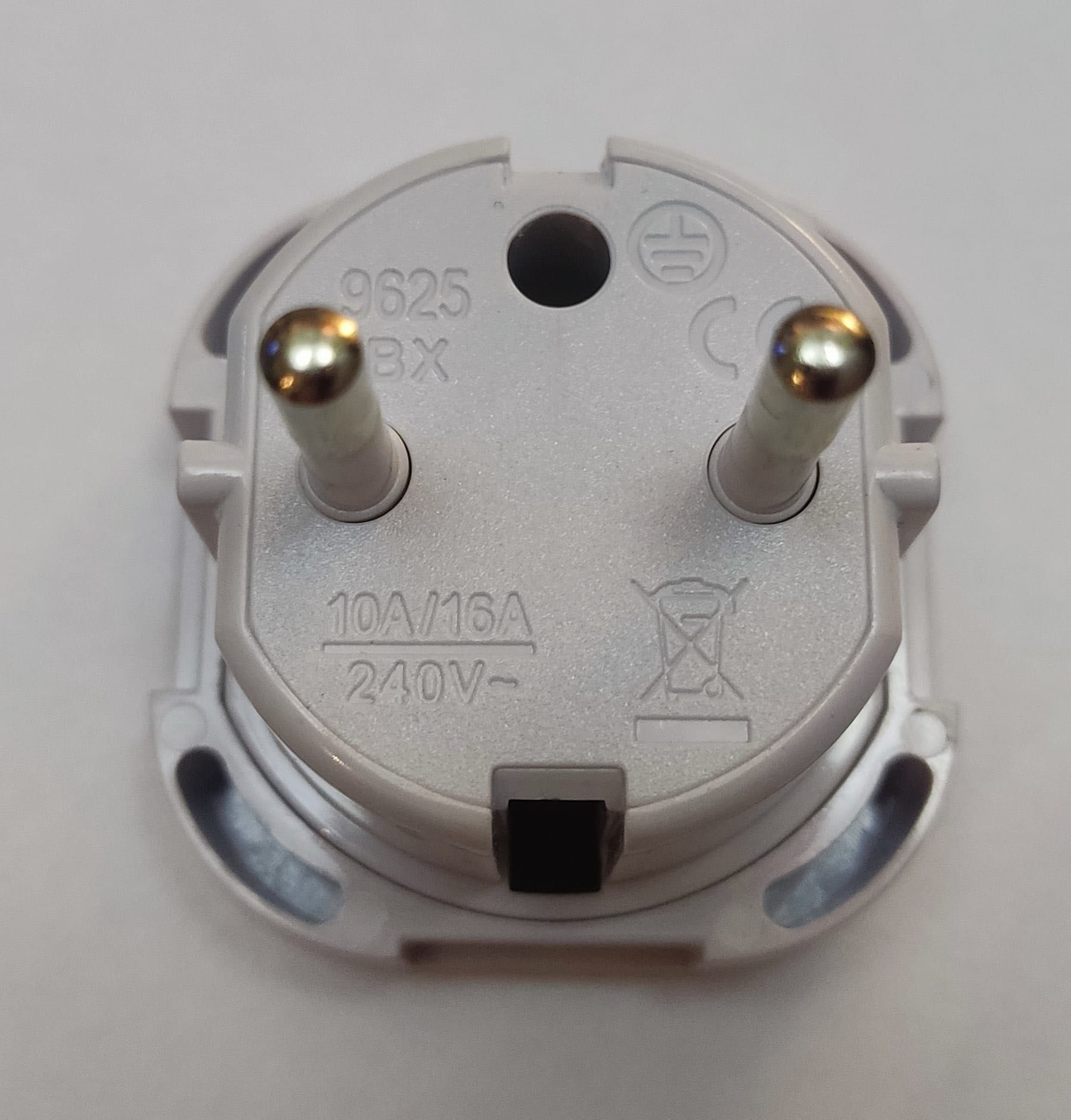 Adaptador de tomada de viagem UK para EU