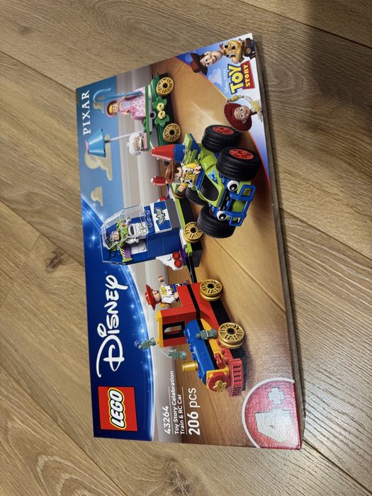 LEGO 43264 Disney - Toy Story - Okolicznościowy pociąg i Pan Sterowany