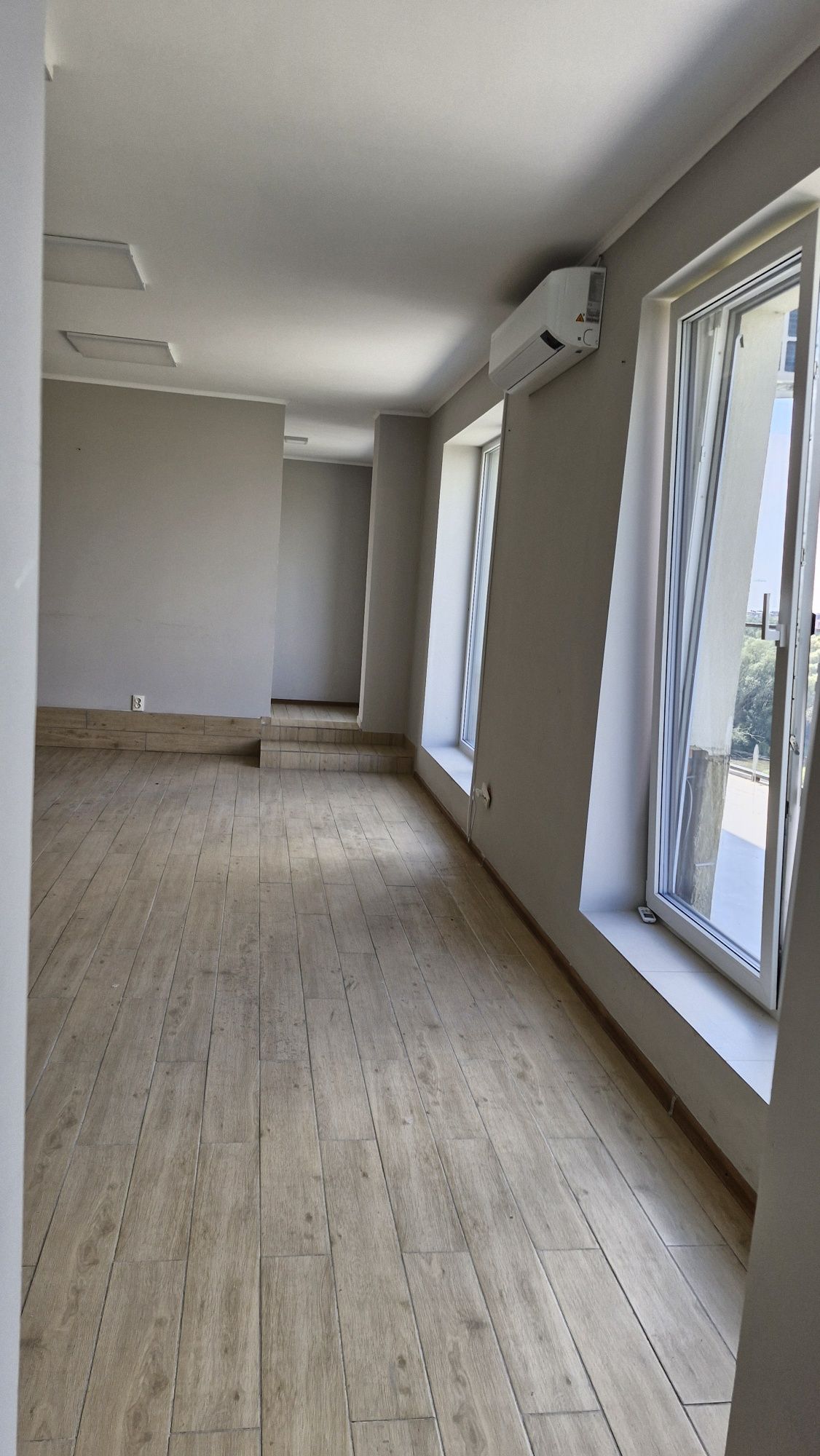 Оренда офісного приміщення 170 м. кв., центр, коло Падіюну