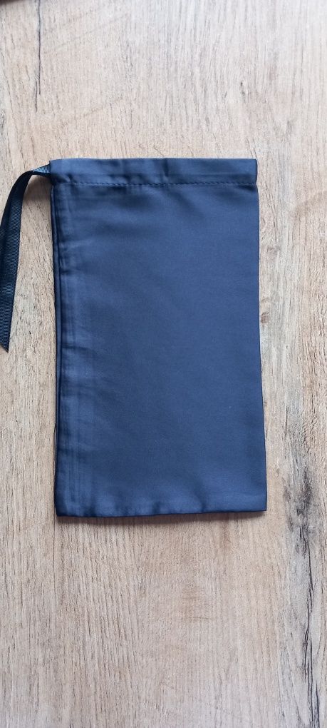 GUCCI NOWY oryginalny satyna mały woreczek worek okulary portfel