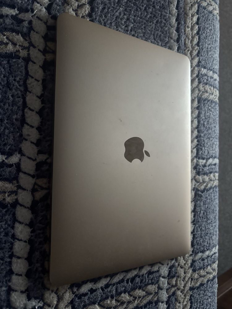 Apple MacBook Retina 12 дюймів 2015 рік