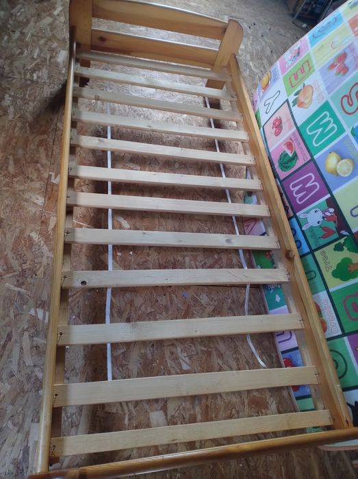 Łóżko sosnowe materac 90x200