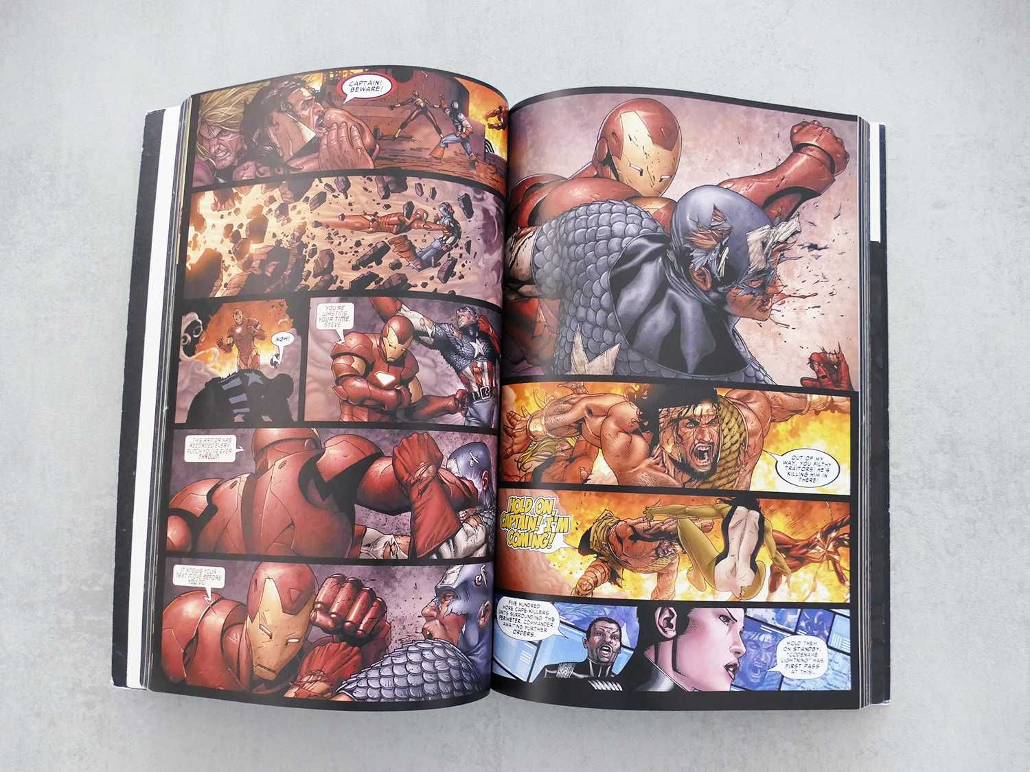 Livro Marvel: Civil War (Versão em Inglês)