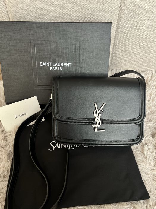 Na prezebt czarna torebka trendowa